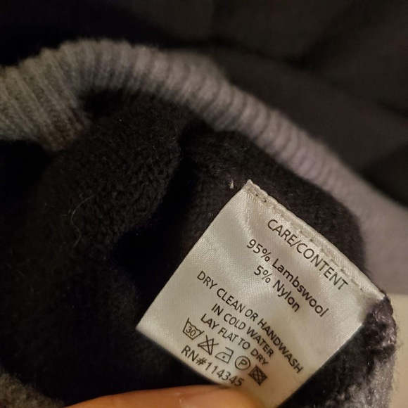 CPT Cockpit USA V Neck Lambswool Black Pullover - Picture 7 of 7